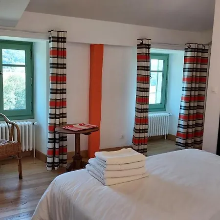Location Maison 10-12 Personnes Le Moulinal47 * Courbiac